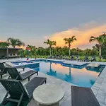 Unwind In Style At This 13 Bedroom Villa6636
