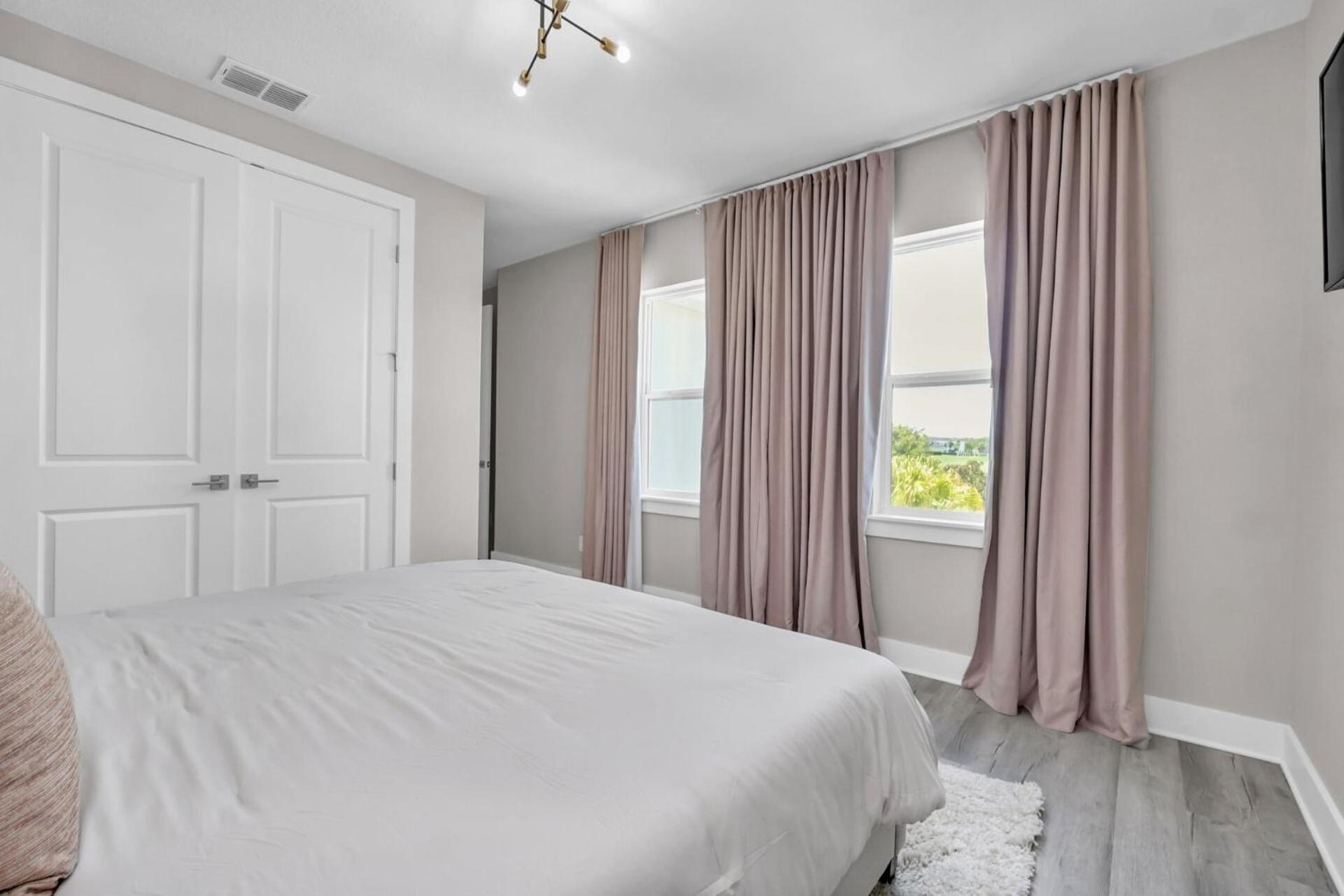 Unwind In Style At 13 Bedroom Villa6636 *