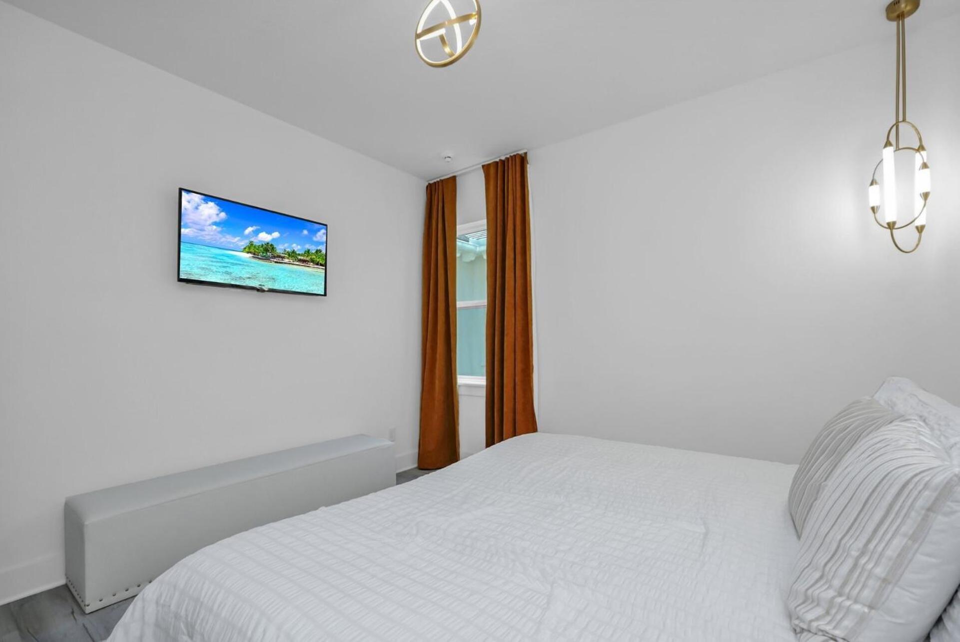 Unwind In Style At 13 Bedroom Villa6636 Kissimmee